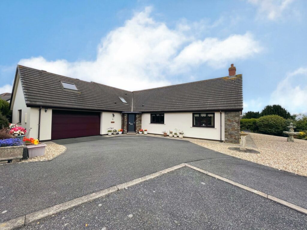 West Lane Close, Keeston, Haverfordwest, Pembrokeshire, SA62 6EW