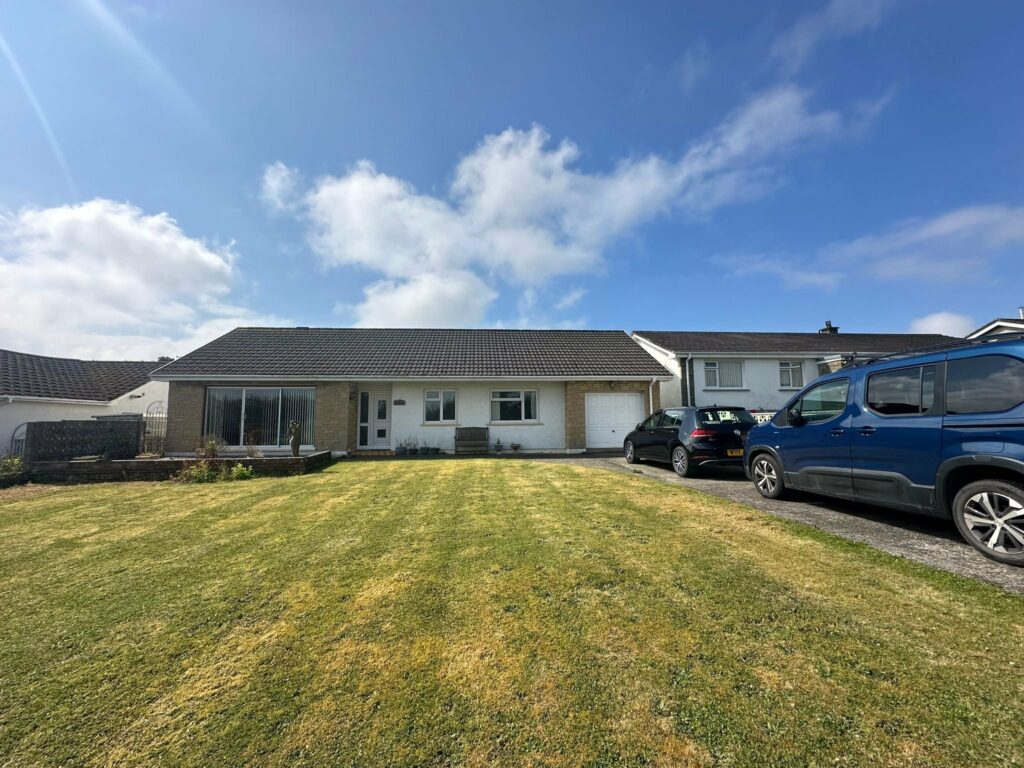 Westfield Drive, Neyland, Milford Haven, Pembrokeshire, SA73 1SB