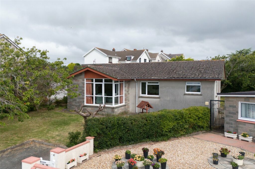 Gorsewood Drive, Hakin, Milford Haven, Pembrokeshire, SA73 3EP