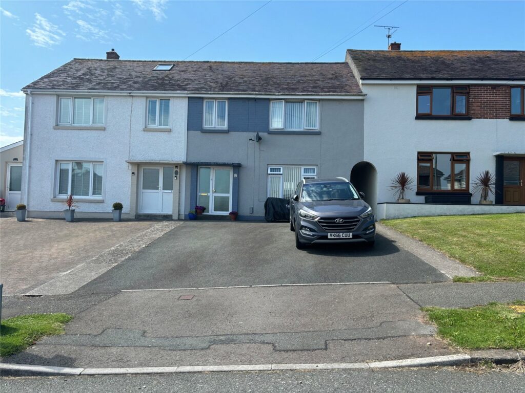 Hilton Avenue, Milford Haven, Pembrokeshire, SA73 2PB