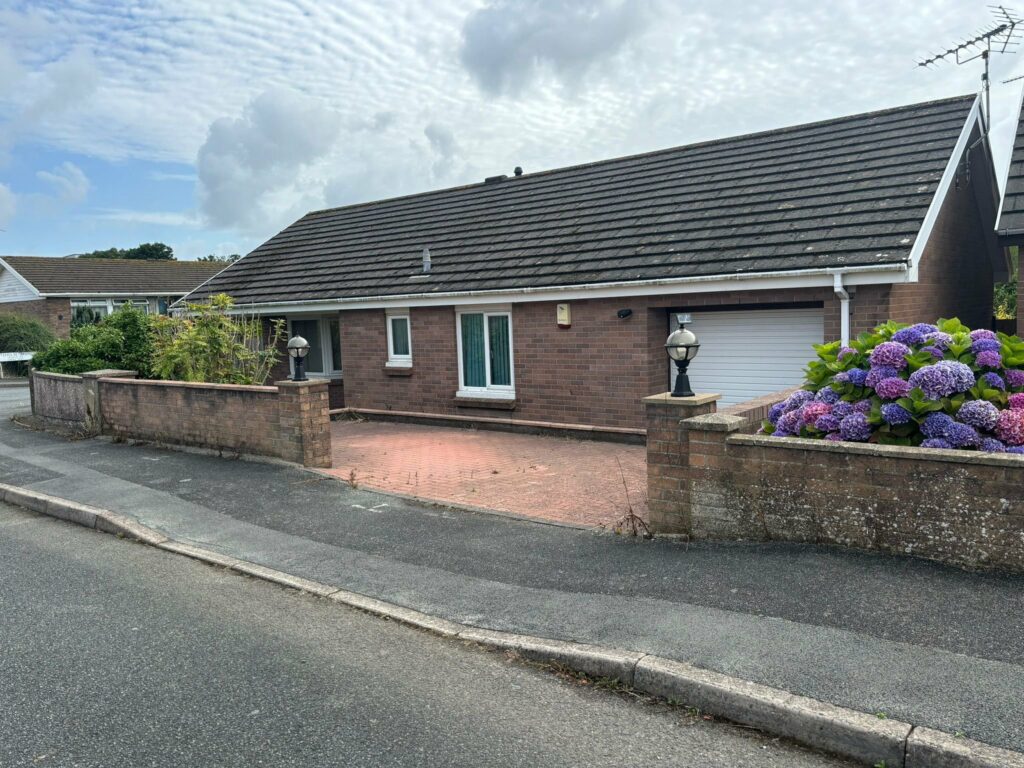 Gateholm Avenue, Milford Haven, Pembrokeshire, SA73 2RL
