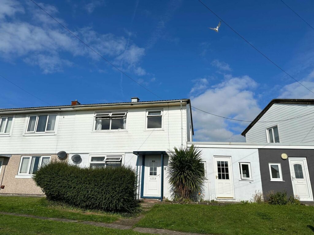 Vicary Crescent, Milford Haven, Pembrokeshire, SA73 2QH