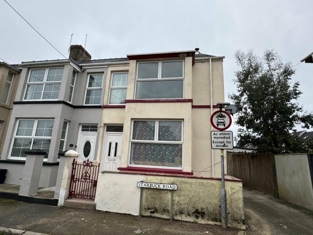 Starbuck Road, Milford Haven, Pembrokeshire, SA73 2BB