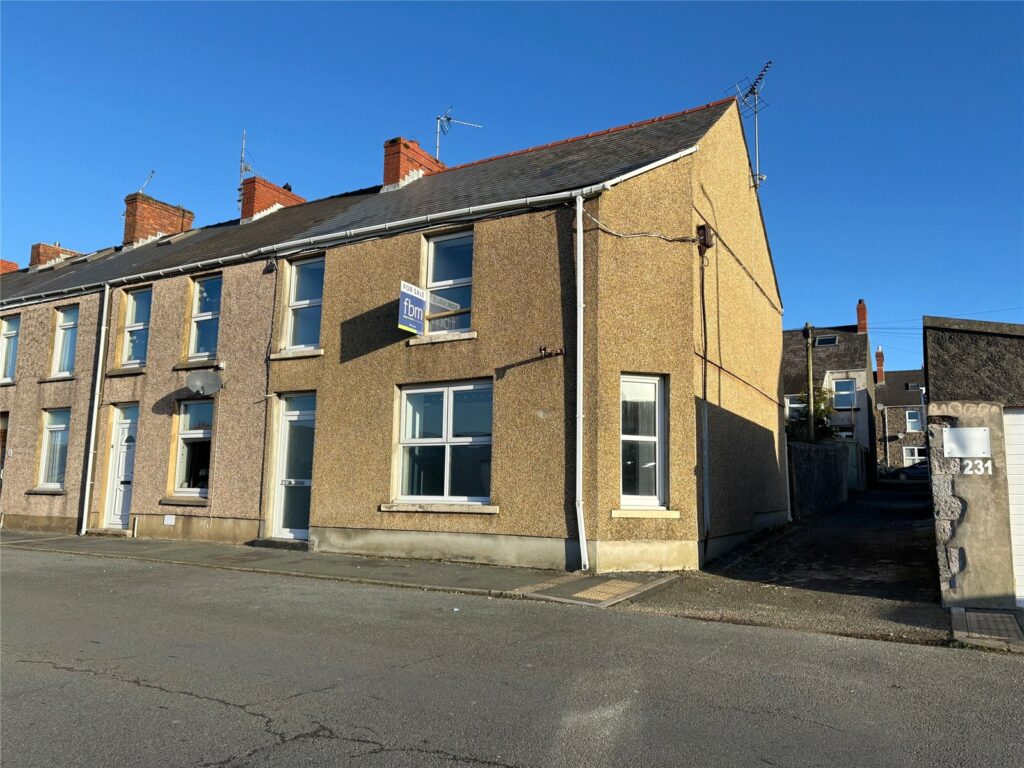Robert Street, Milford Haven, Pembrokeshire, SA73 2HR