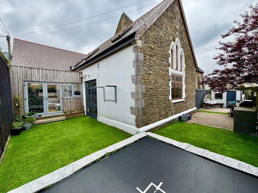 High Street, Neyland, Milford Haven, Pembrokeshire, SA73 1TR