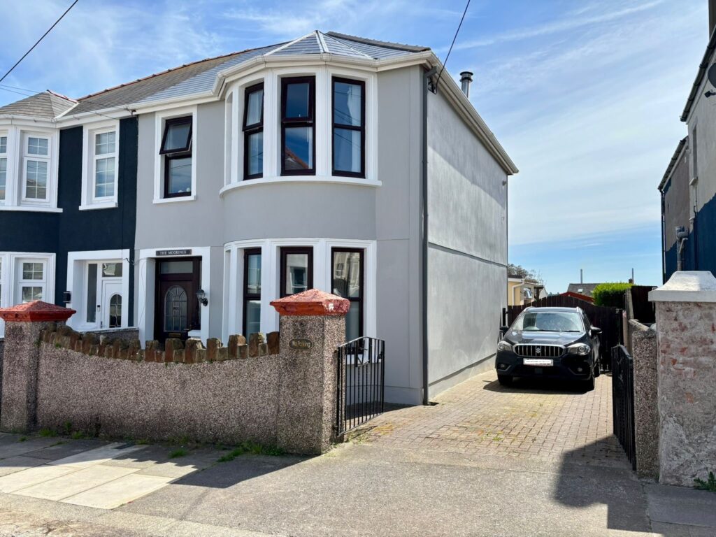 Yorke Street, Milford Haven, Pembrokeshire, SA73 2LL