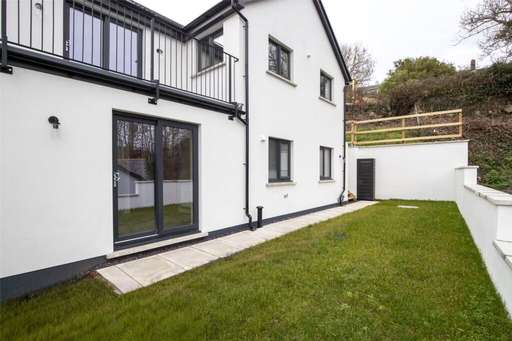 Beach Hill, Milford Haven, Pembrokeshire, SA73 2QN