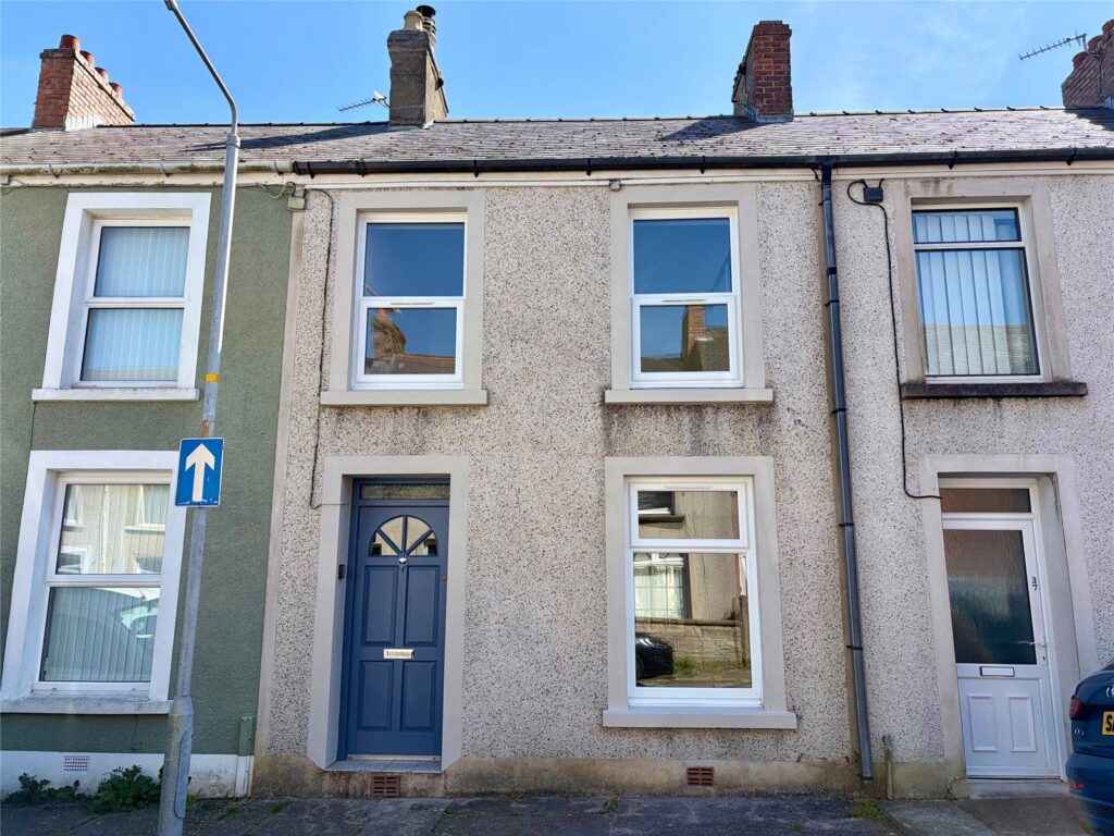Dewsland Street, Milford Haven, Pembrokeshire, SA73 2AT
