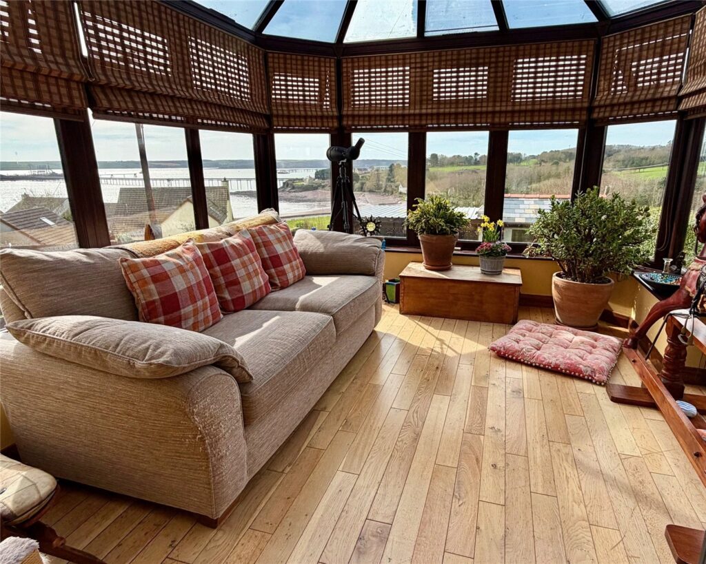 Haven Drive, Hakin, Milford Haven, Pembrokeshire, SA73 3HR