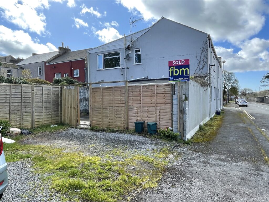 Old Navy Inn, 8 Melville Street, Pembroke Dock, Pembrokeshire, SA72 6XS