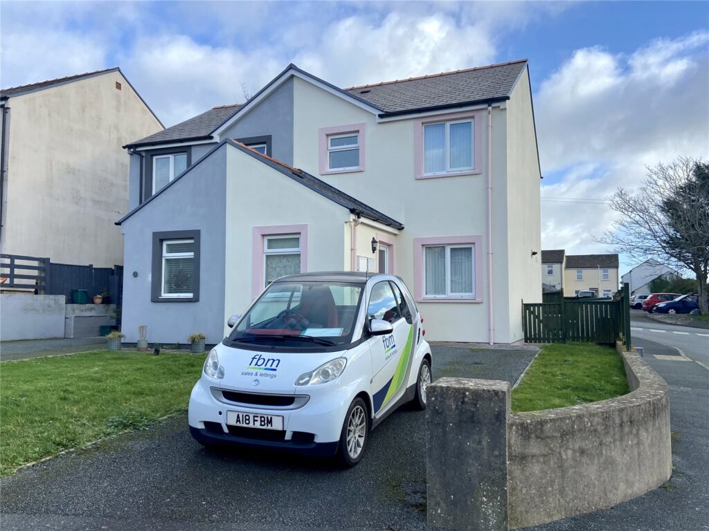 Ridgeview Close, Pennar, Pembroke Dock, Sir Benfro, SA72 6RB