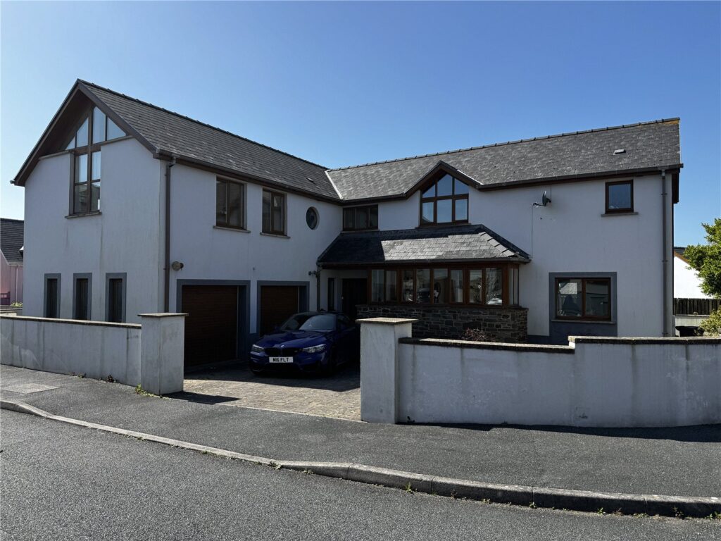 Ocean Way, Pennar, Pembroke Dock, Pembrokeshire, SA72 6RA