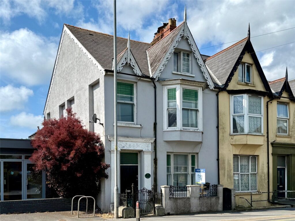 London Road, Pembroke Dock, Pembrokeshire, SA72 6DT