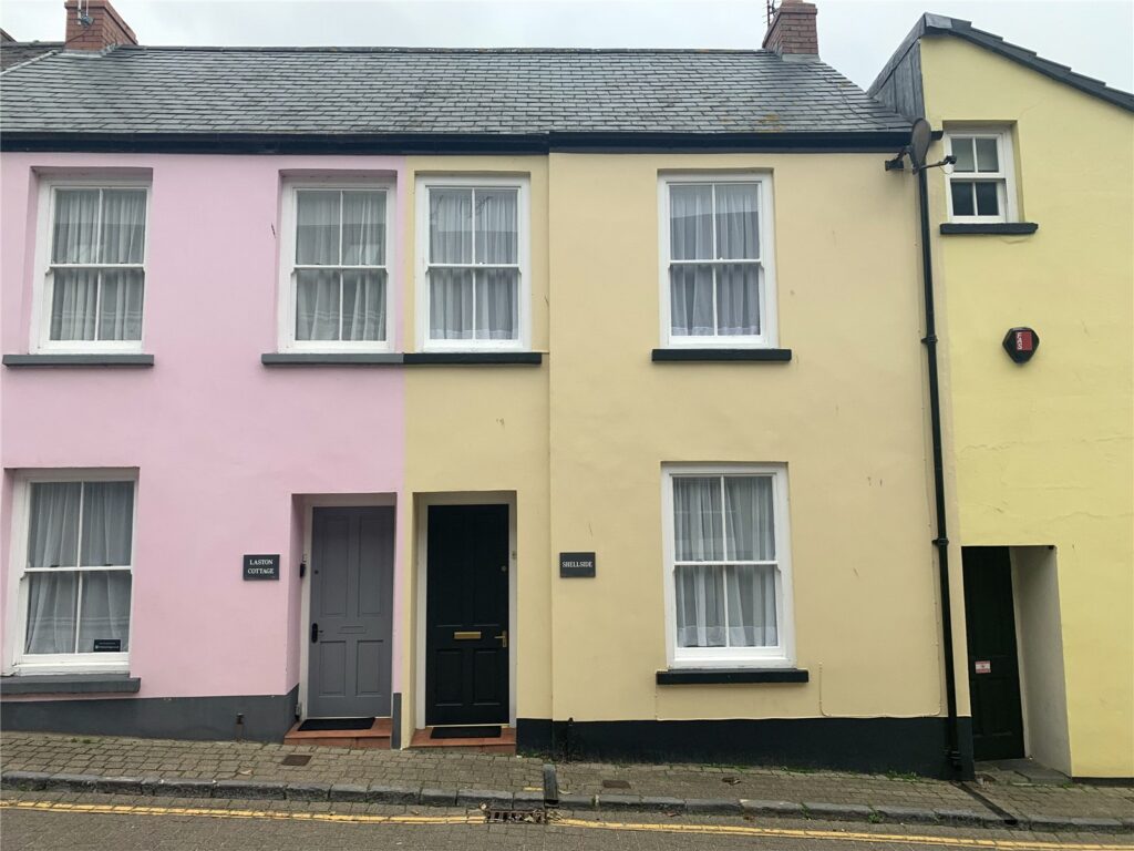 Cresswell Street, Tenby, Pembrokeshire, SA70 7HJ