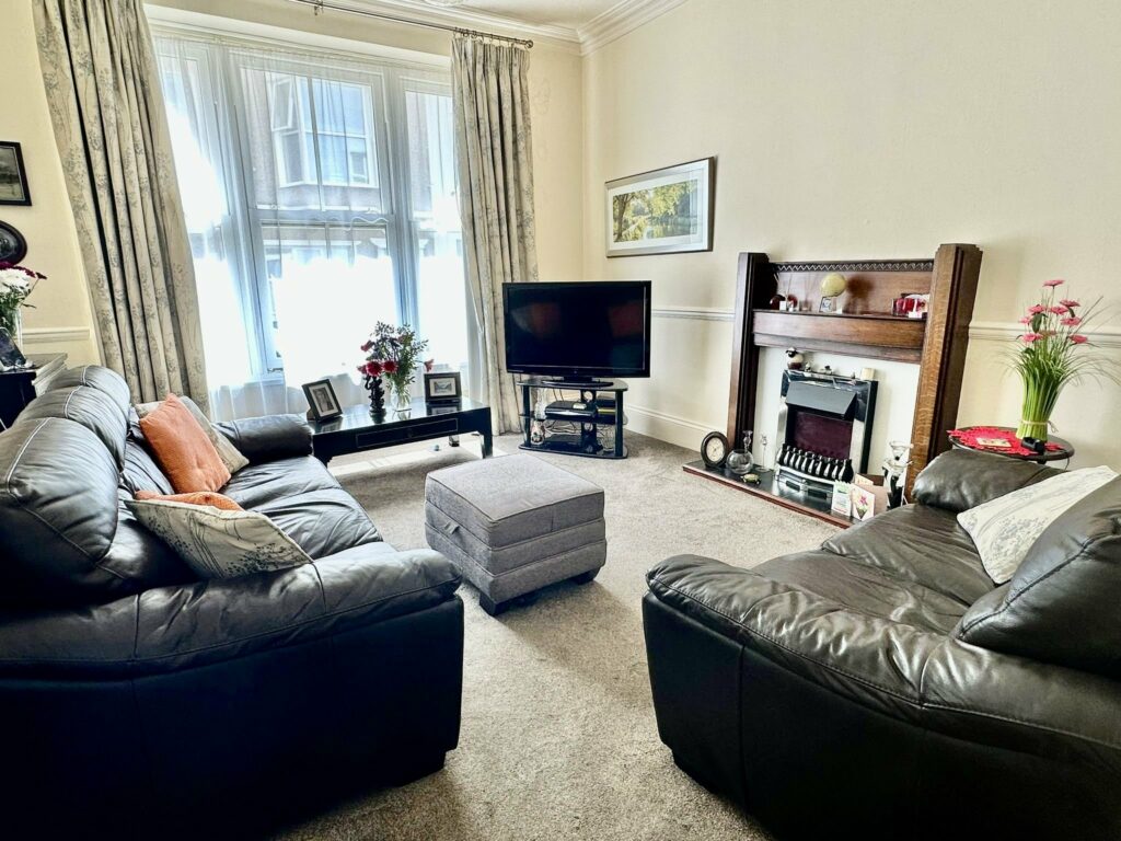 Warren Street, Tenby, Pembrokeshire, SA70 7JT