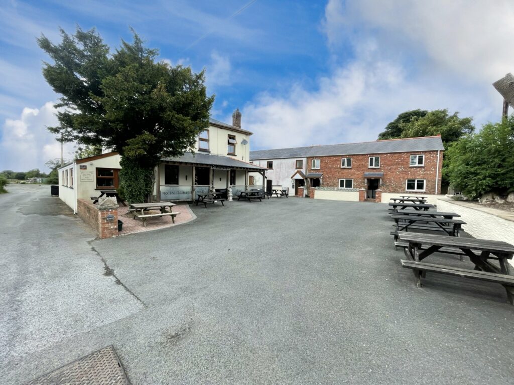 Clynderwen, Pembrokeshire, SA66 7NG