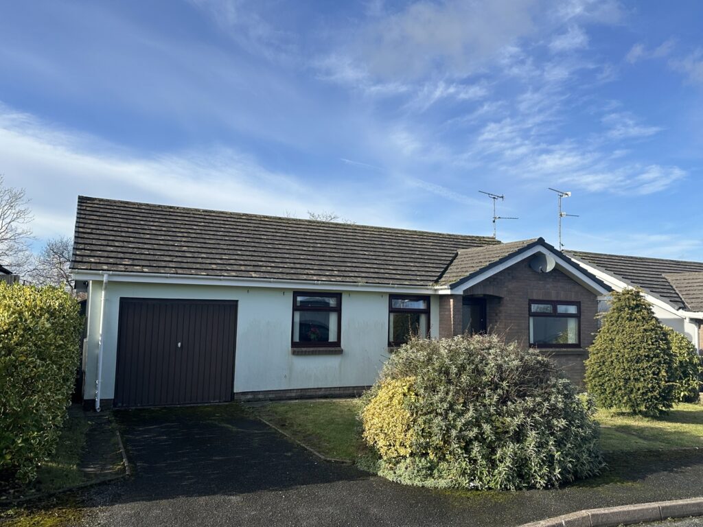 Lake Drive, New Hedges, Tenby, Pembrokeshire, SA70 8TS