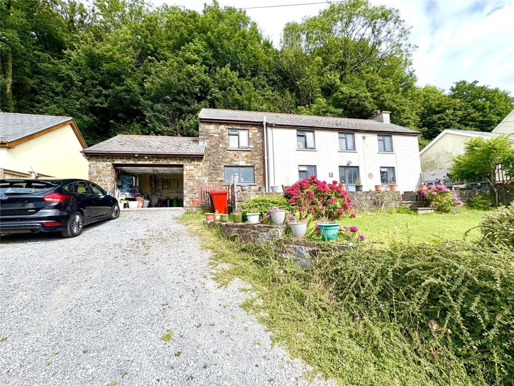 Llanmiloe Bach, Llanmiloe, Carmarthen, Carmarthenshire, SA33 4UB