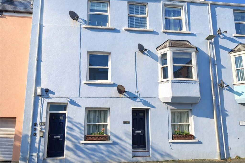 Warren Street, Tenby, Pembrokeshire, SA70 7JT